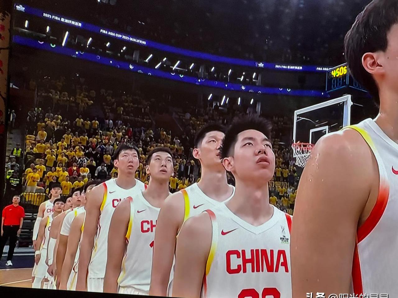 南部男篮在关键战役中捷足先登，暂时领先