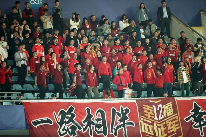 华夏球队迎战东京豪门，拼尽全力的简单介绍