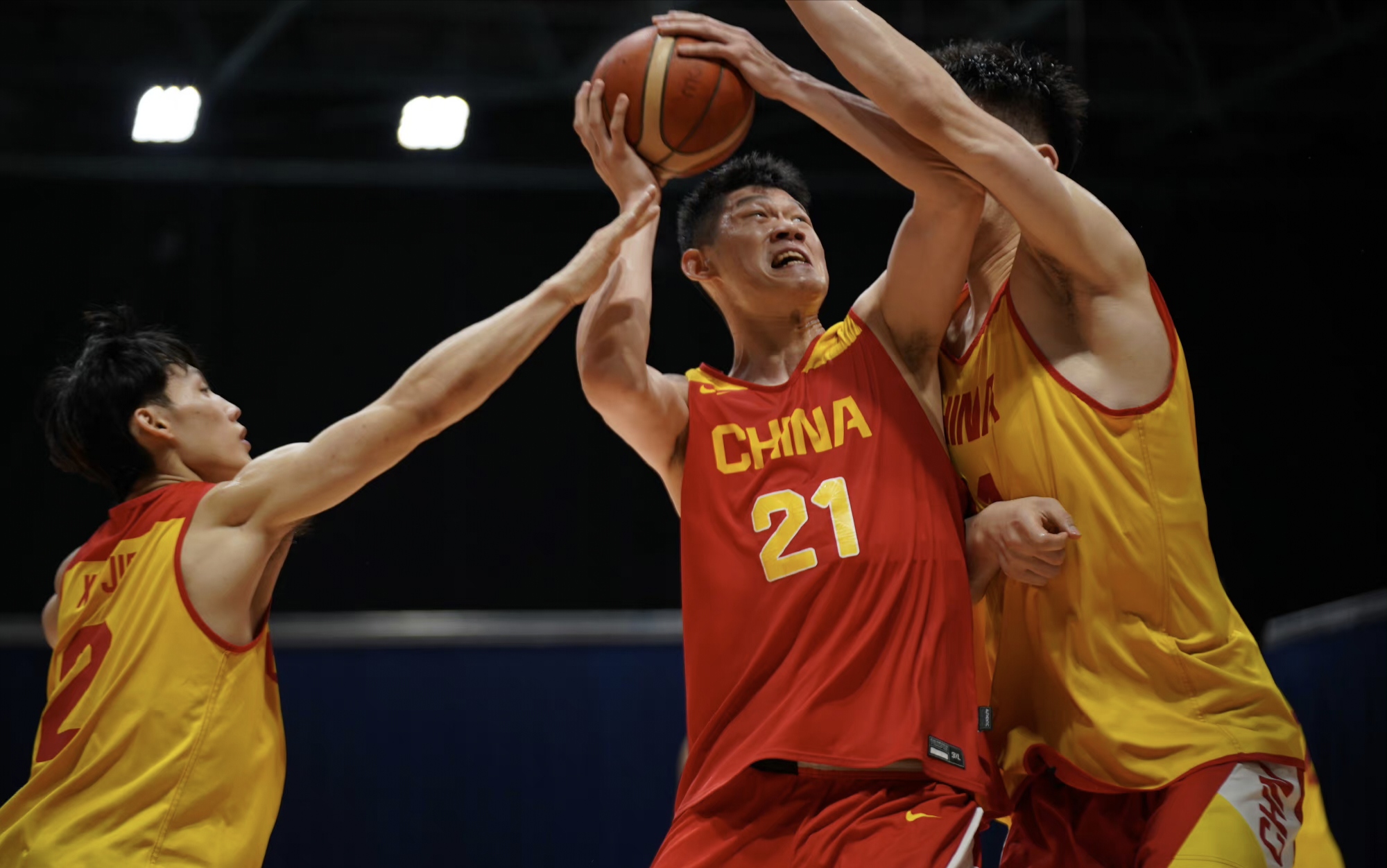 开云体育官方入口-关于火箭队球员合练集训，队员互相鼓励备战下一场的信息