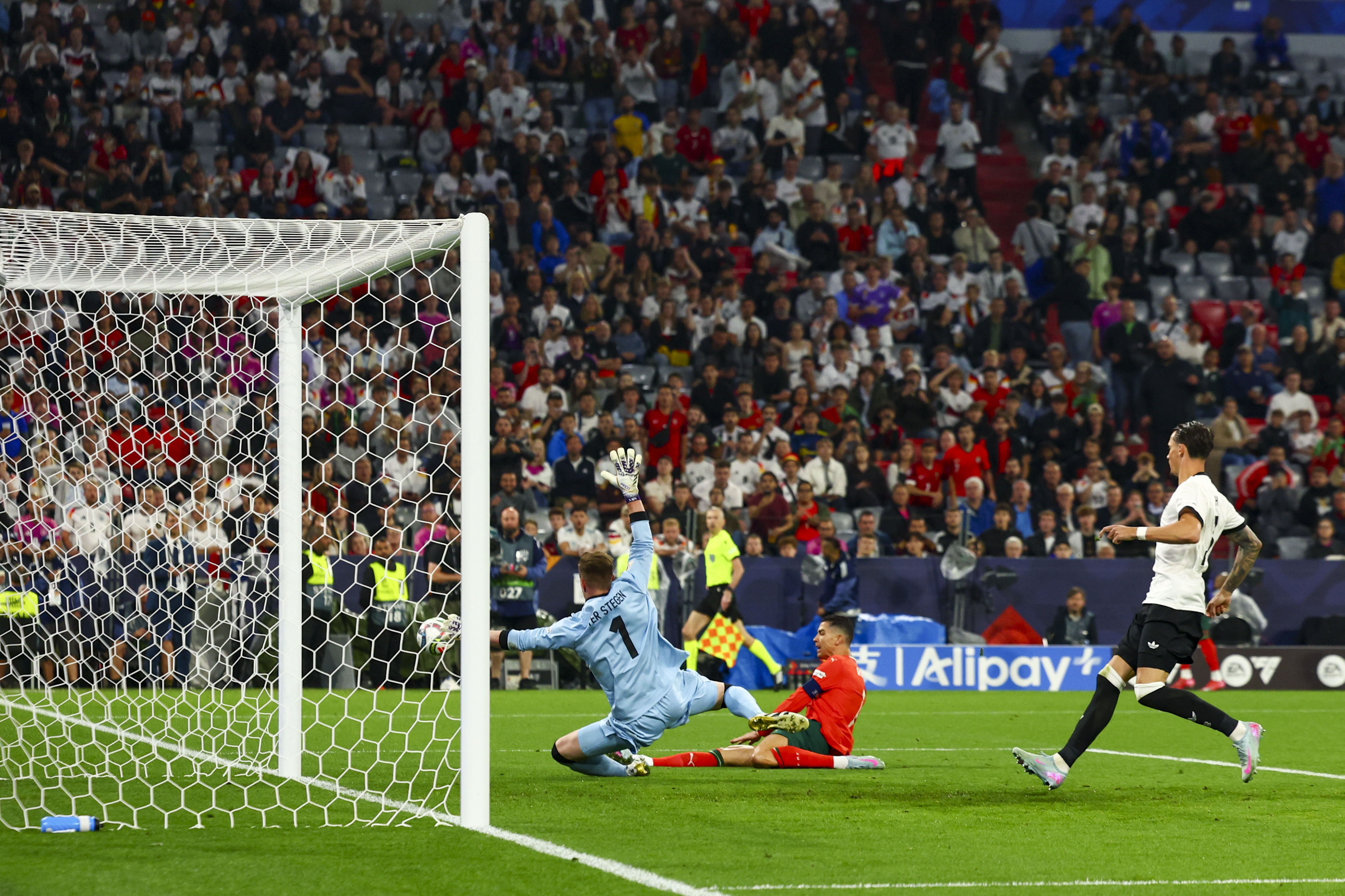 开云体育亚洲官网-葡萄牙足球队备战国际比赛，豪言要取得胜利