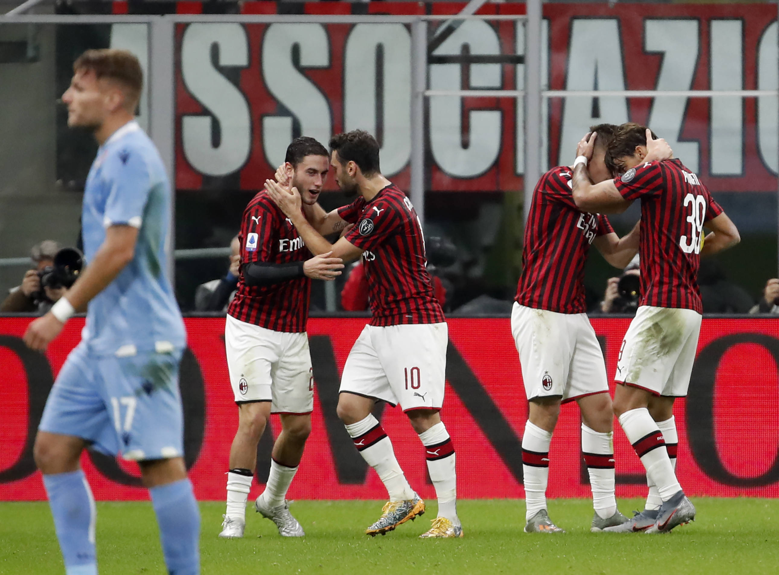 阿贾克斯击败皇马，出线形势大好的简单介绍