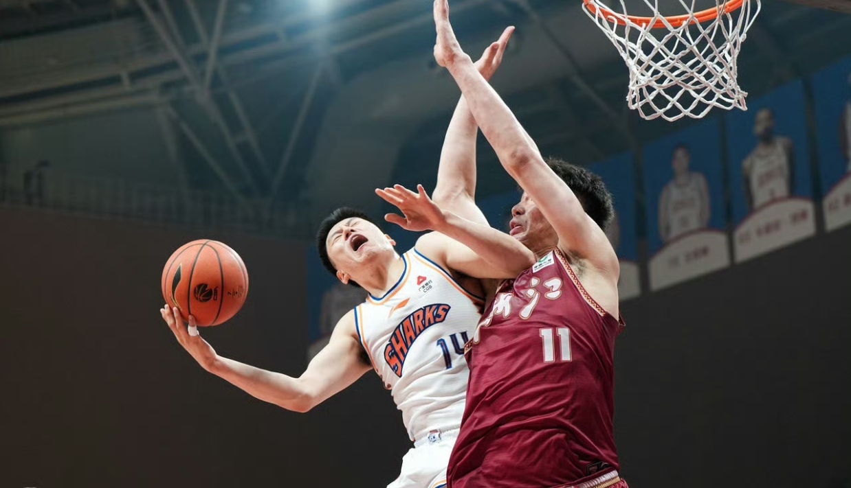 圣加伦闪耀比赛场上轻松获胜