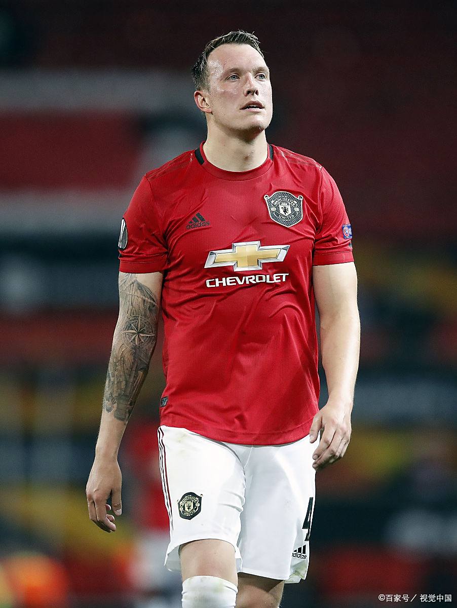 曼联青训中锋崭露头角，备受关注