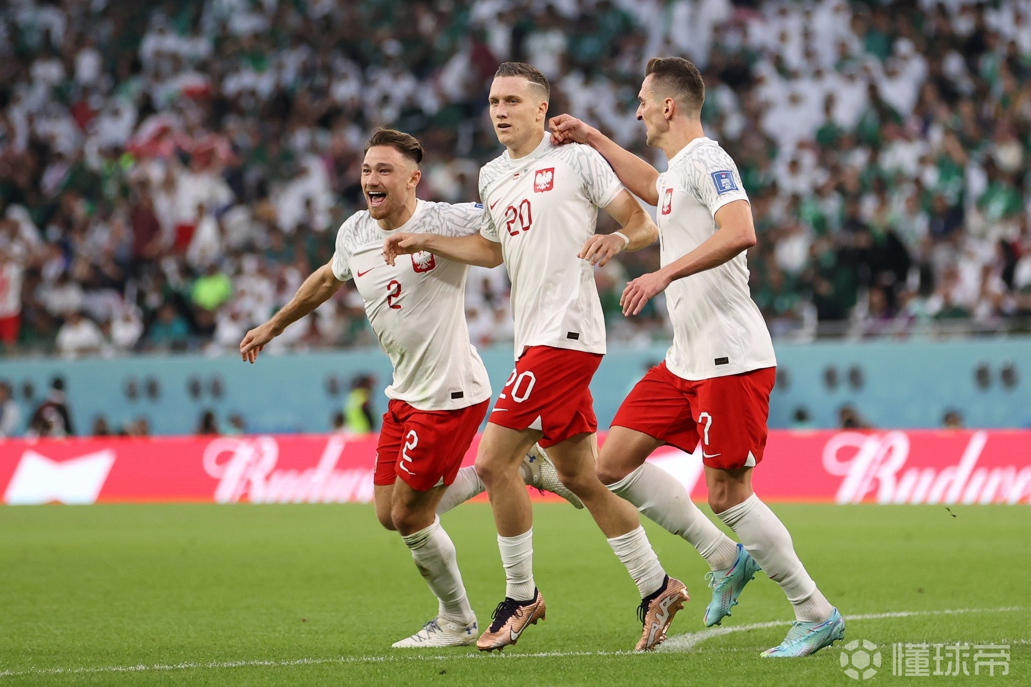 关于波兰选手斩获胜利，登上领奖台的信息