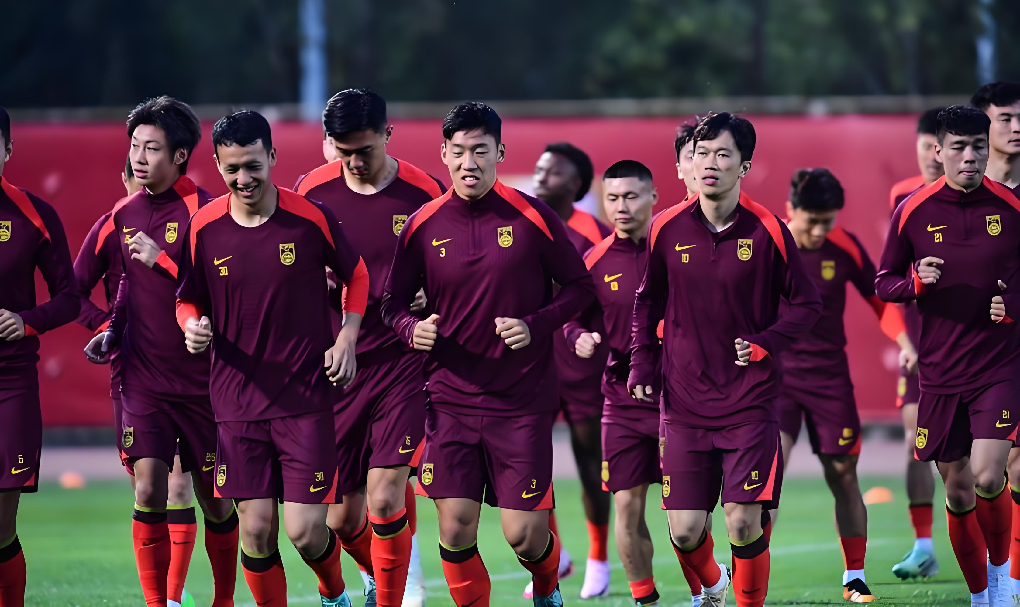 现场球迷狂热助威势不可挡,团结力量令人震撼 现场球迷狂热助威势不可挡,团结力量令人震撼