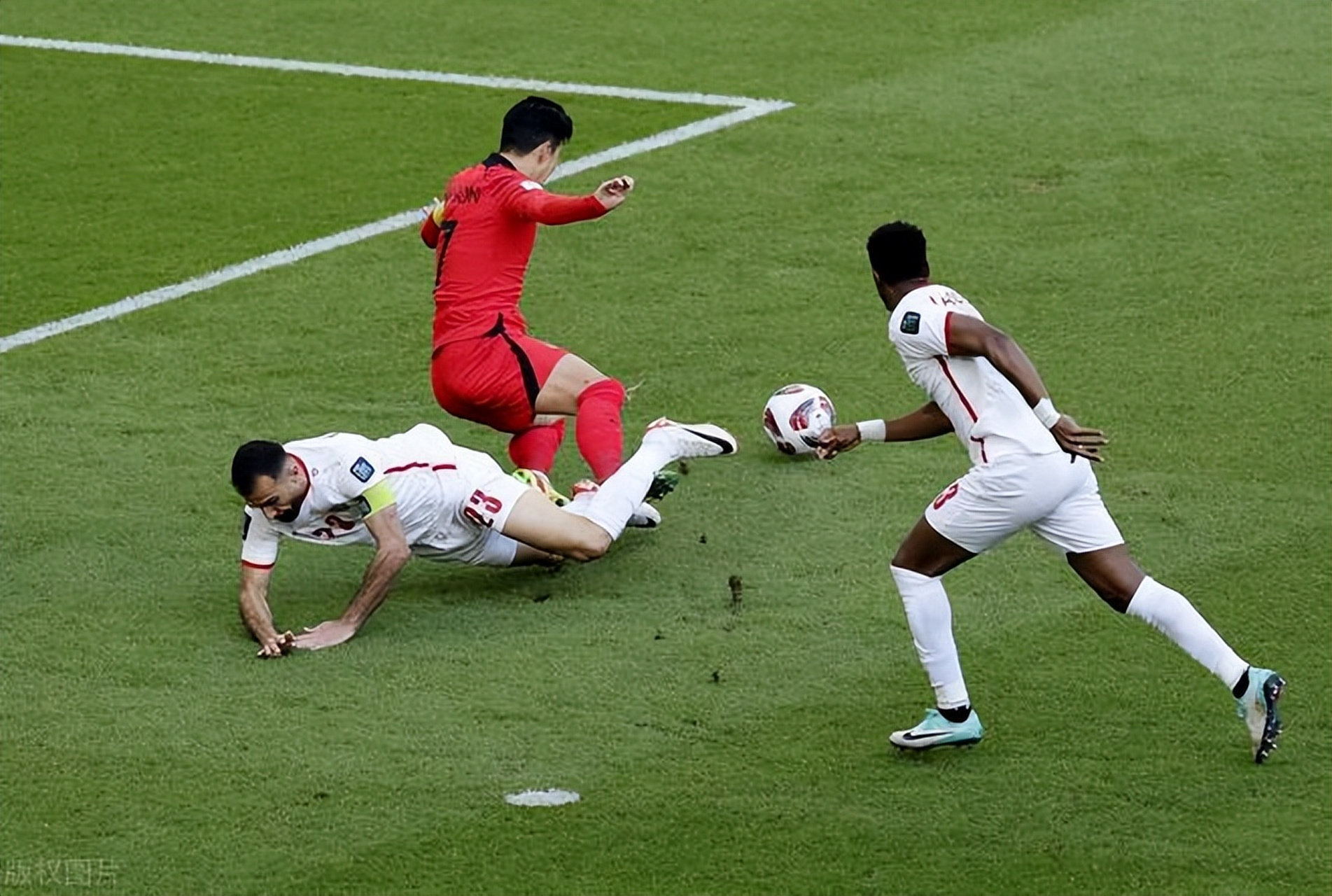 开云体育网页版-韩国球员在欧洲赛场展现出色表现